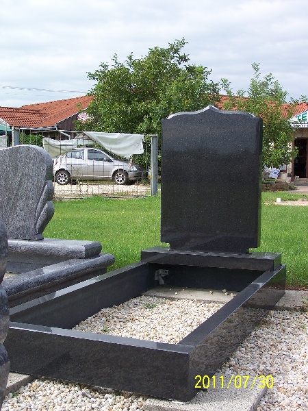 Unsere Werke - Grabmale aus Granit und Marmor in Ungarn
