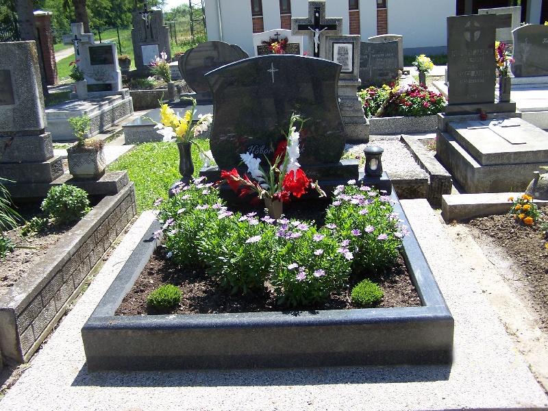 Unsere Werke - Grabmale aus Granit und Marmor in Ungarn