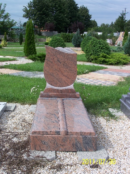 Unsere Werke - Grabmale aus Granit und Marmor in Ungarn