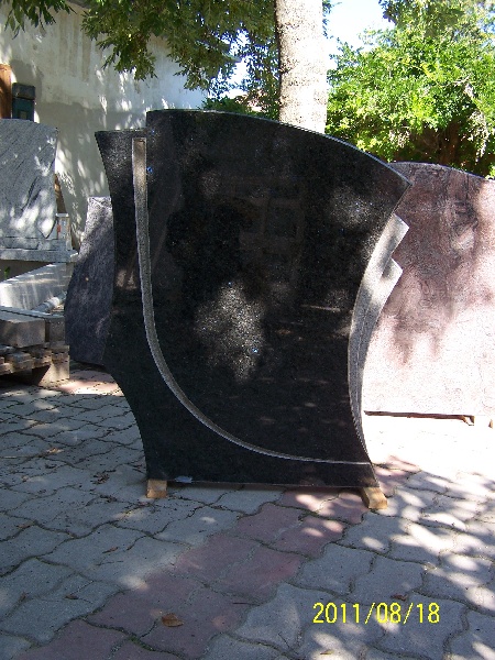 Unsere Werke - Grabmale aus Granit und Marmor in Ungarn